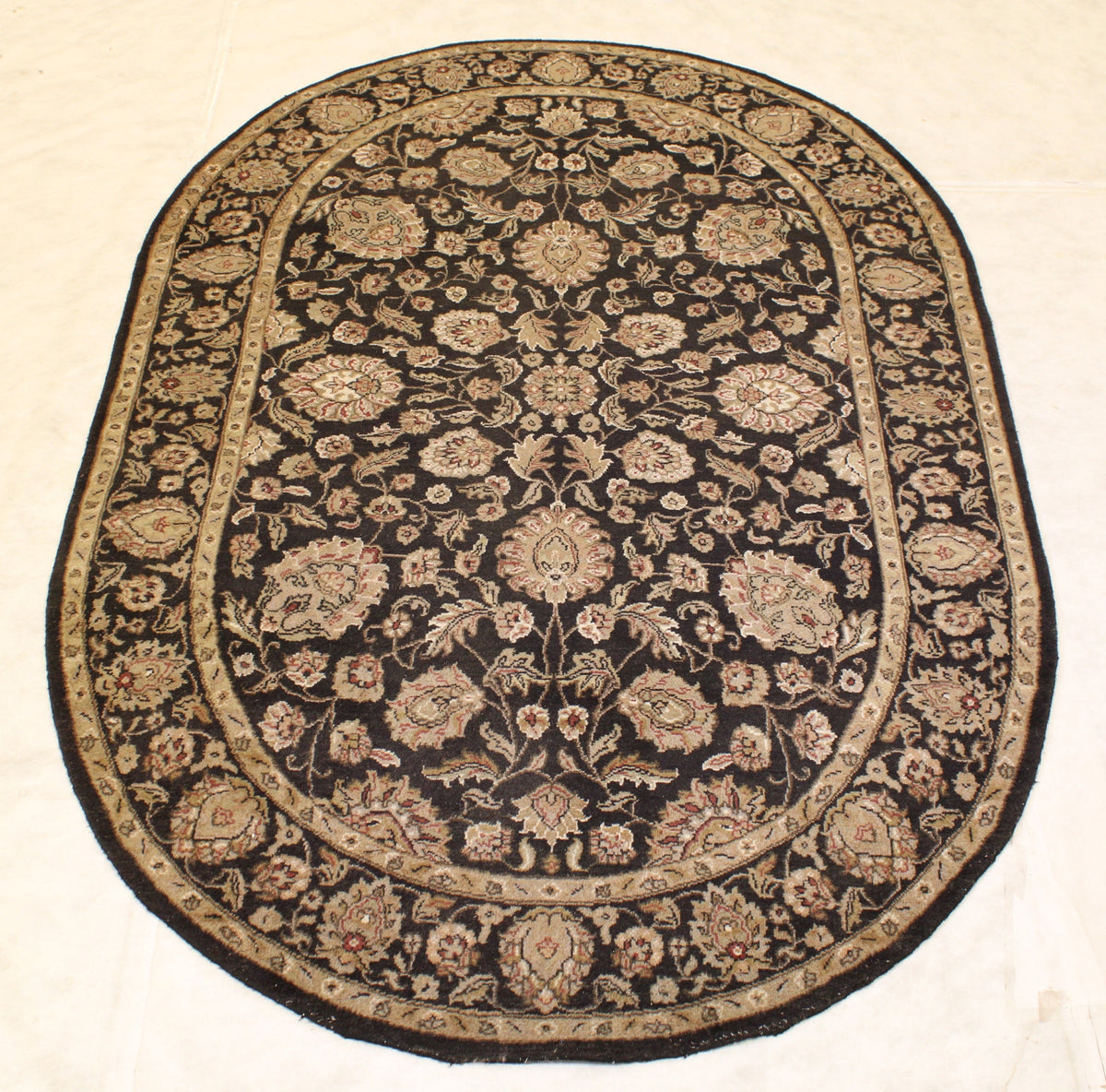 Indian Jaipur Rug, 6x9 Round Rug