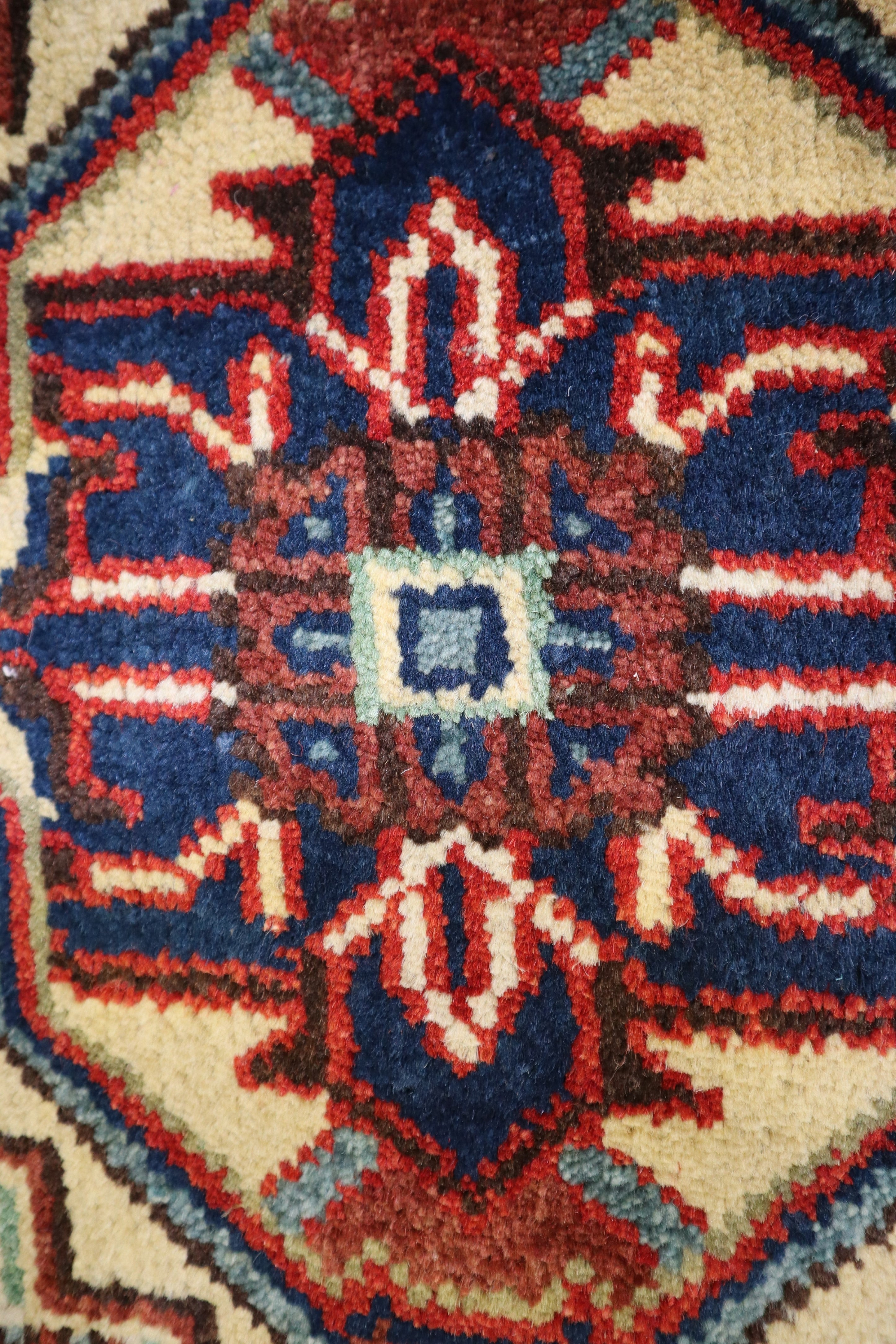 Serapi Rug, Colorful Rug, Round Rug, Types Of Persian Rugs